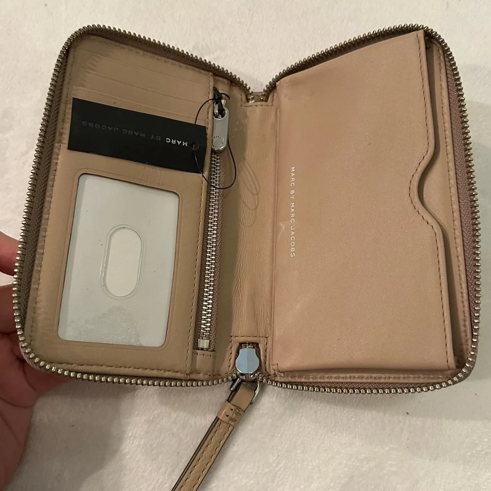 Marc By Marc Jacobs Cameo Nude Leather Zip Around Wallet Wristlet NWT